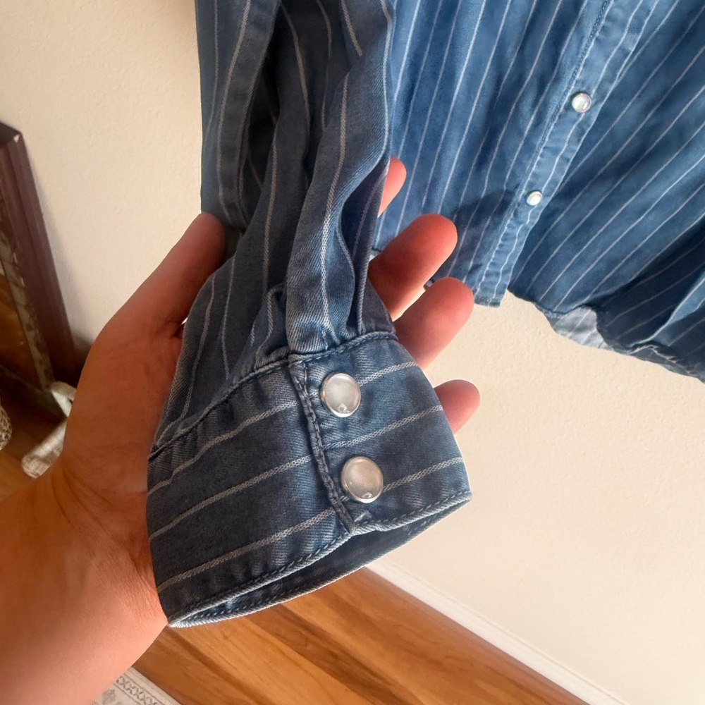 Kut from the Kloth Denim Striped Shirt in Size L - Picture 3 of 5